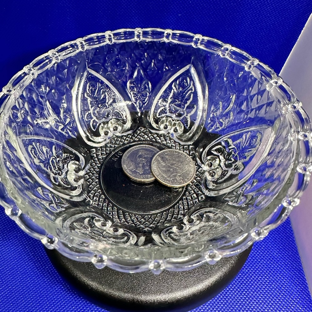 Fluer-de-Lis small glass decorative bowl, trinket or treat dish